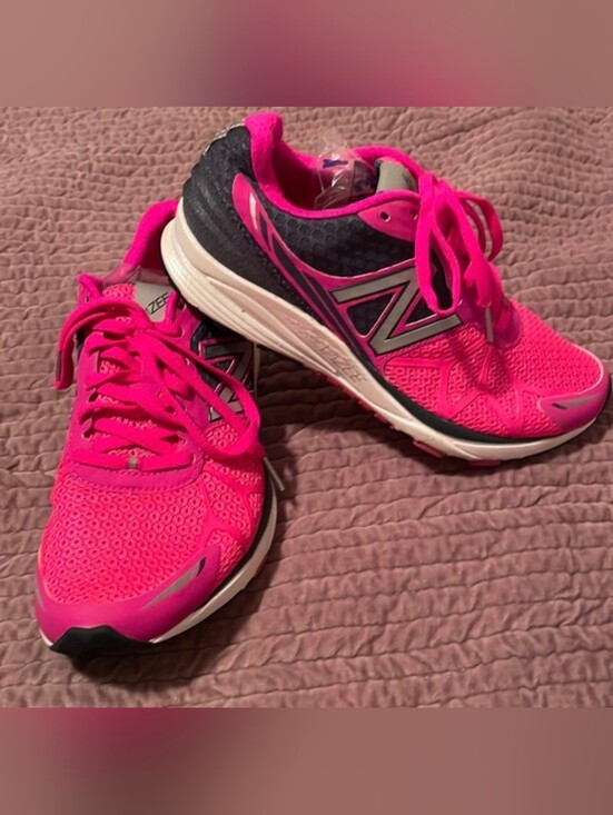 New Balance Shoes - New Balance Womens Sneakers Size 7.5